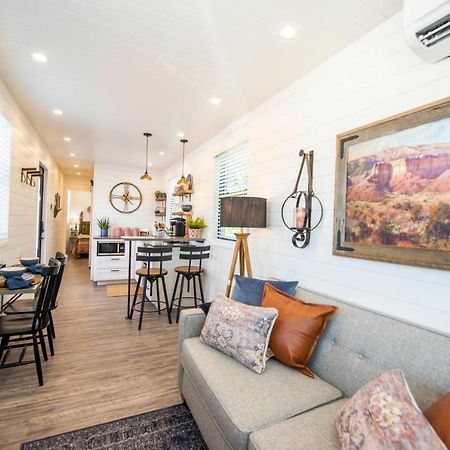 La Casita-Shipping Container House Near Magnolia/Baylor Bellmead Exterior foto