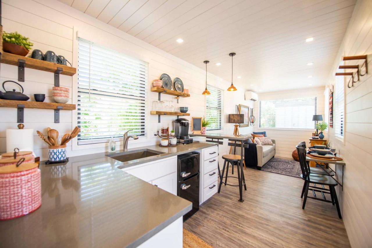 La Casita-Shipping Container House Near Magnolia/Baylor Bellmead Exterior foto