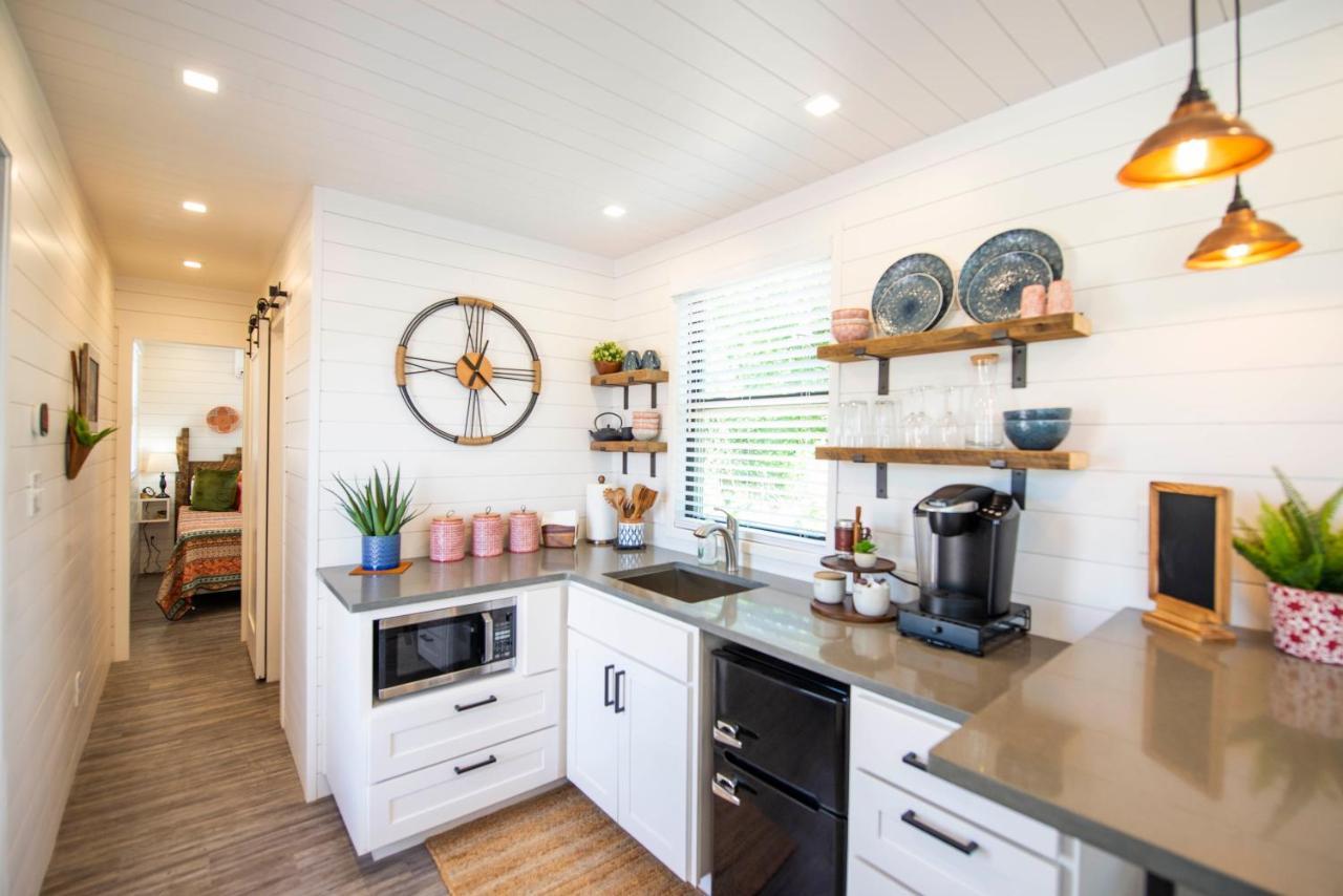 La Casita-Shipping Container House Near Magnolia/Baylor Bellmead Exterior foto