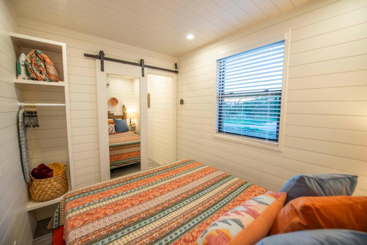 La Casita-Shipping Container House Near Magnolia/Baylor Bellmead Exterior foto
