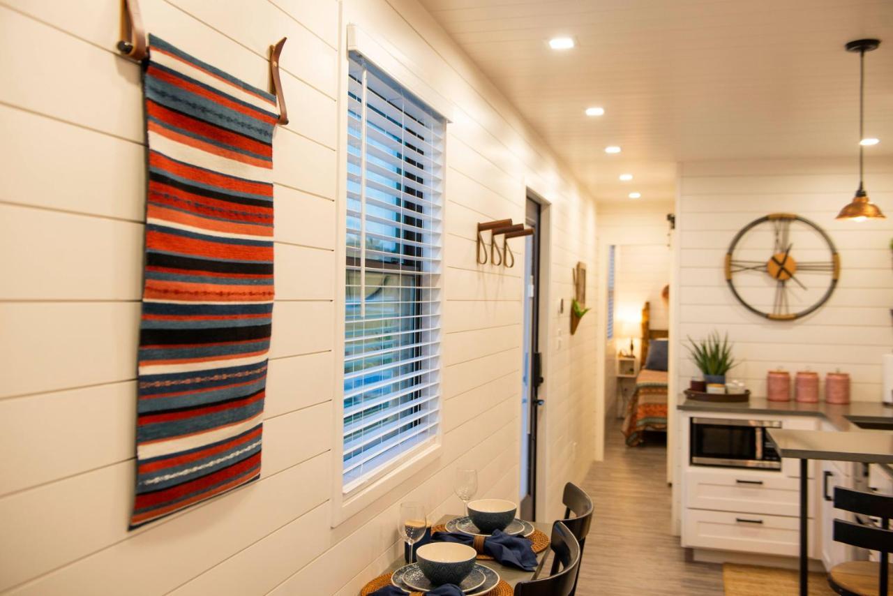 La Casita-Shipping Container House Near Magnolia/Baylor Bellmead Exterior foto